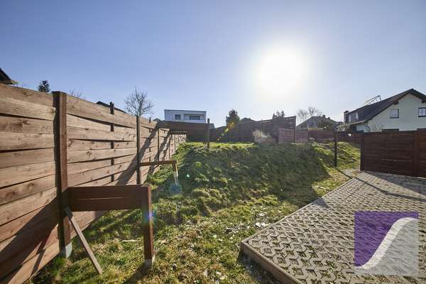 Morbach: Einfamilienhaus mit Einliegerwohnung und Garten