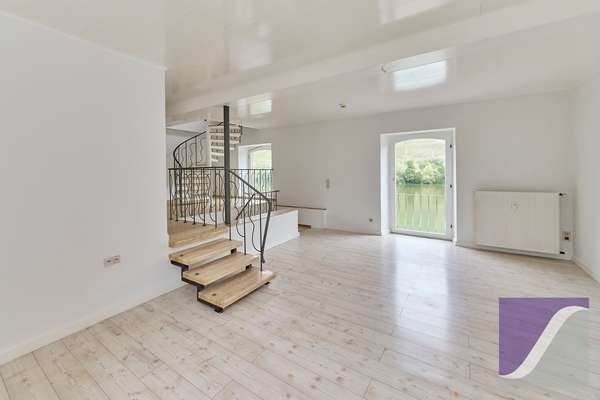 Bernkastel-Kues: Wohnhaus mit Garten und unverbaubarem Moselblick