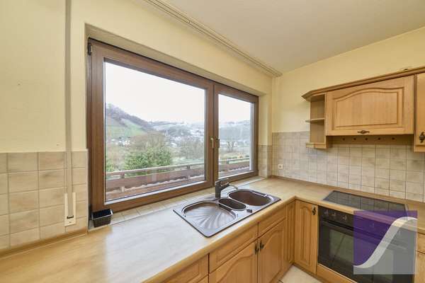 Zeltingen-Rachtig: 3-Zi.-Wohnung mit Moselblick und Garage
