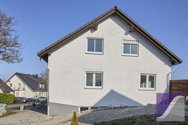 Morbach: Einfamilienhaus mit Garten und PKW-Stellplätzen
