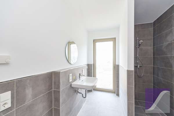 Bernkastel-Kues: Exklusive 4-Zi.-Wohnung mit Balkon und Terrasse