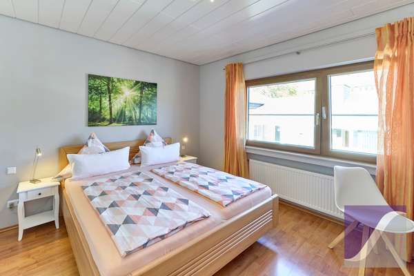Bernkastel-Kues: Wohnhaus mit EG-Wohnung und zwei Ferienwohnungen