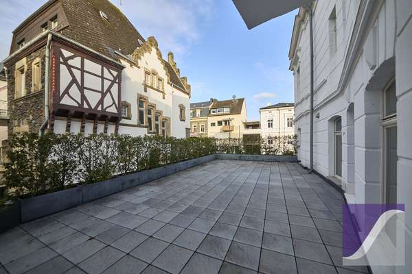 Bernkastel-Kues: „Villa Veltin“ - Imposantes Wohn- und Geschäftshaus an der Mosel