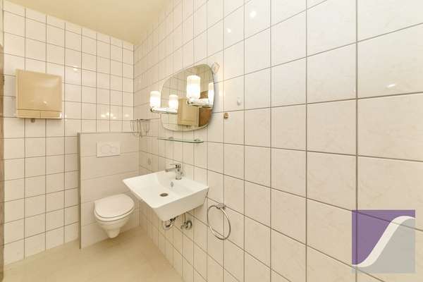 Zeltingen-Rachtig: 3-Zi-Wohnung mit Garage und Moselblick