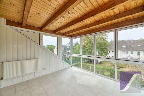 Bernkastel-Kues: 3-Zi.-Wohnung mit Wintergarten und Fernblick