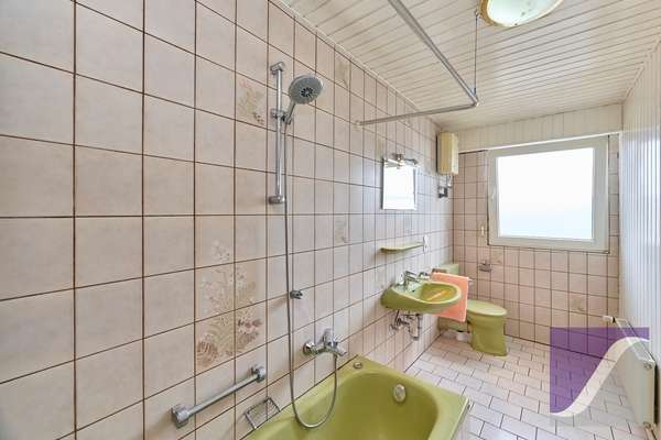 Bernkastel-Kues: 3-Zi.-Wohnung mit Wintergarten und Fernblick
