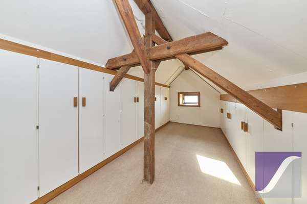 Lieser: 5-Zi.-Wohnung mit Dachterrasse und Fernblick