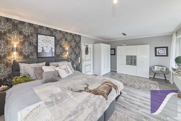 Bernkastel-Kues: Besonderes Anwesen mit parkartigem Garten und Garagen