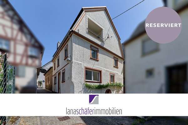 Zeltingen-Rachtig: Historisches Wohnhaus mit Freisitz und Moselblick