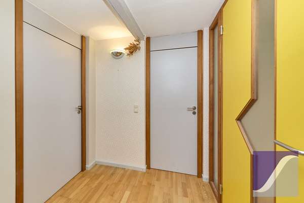 Lieser: 5-Zi.-Wohnung mit Dachterrasse und Fernblick