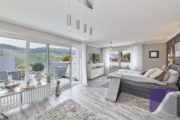 Bernkastel-Kues: Besonderes Anwesen mit parkartigem Garten