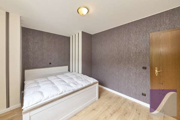 Zeltingen-Rachtig: 3-Zi-Wohnung mit Garage und Moselblick
