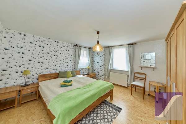 Zeltingen-Rachtig: Historisches Wohnhaus mit Freisitz und Moselblick