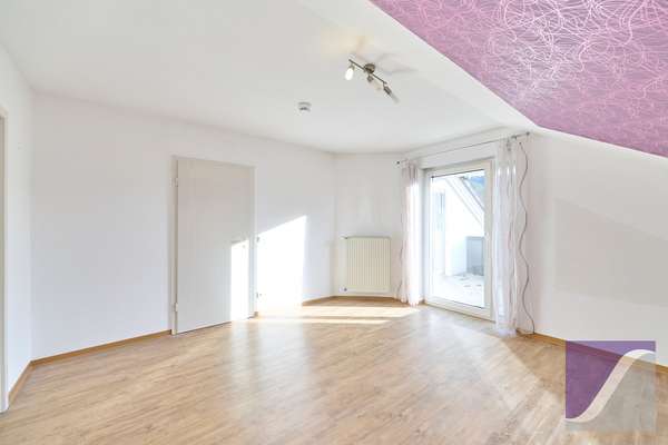Bernkastel-Kues: 4-Zi.-Wohnung mit 2 Balkonen und Burgblick