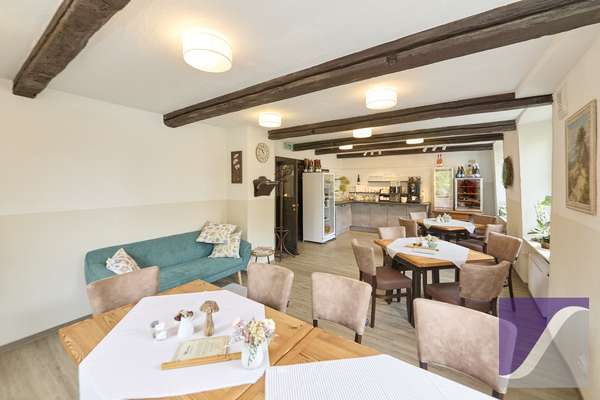 Lösnich: Gästehaus mit Betreiberwohnung und Moselblick