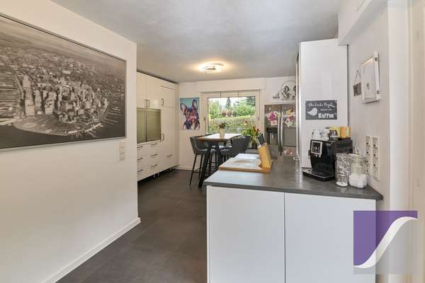 Bernkastel-Kues: Besonderes Anwesen mit parkartigem Garten