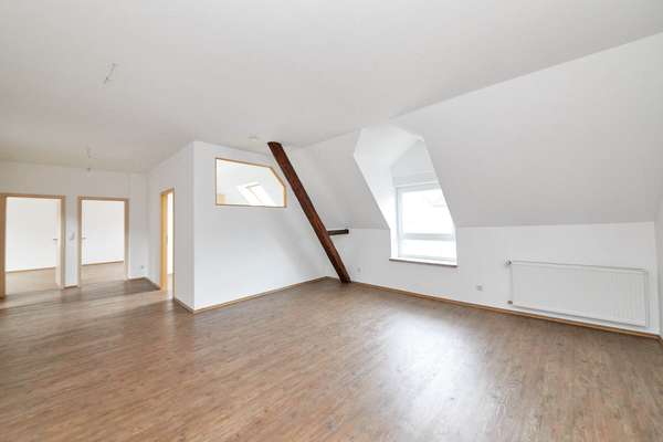 Bernkastel-Kues: Mehrfamilienhaus mit 7 PKW-Stellplätzen