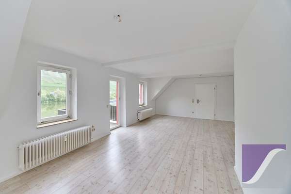 Bernkastel-Kues: Wohnhaus mit Garten und unverbaubarem Moselblick