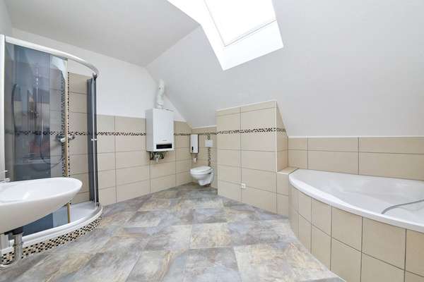 Bernkastel-Kues: Mehrfamilienhaus mit 7 PKW-Stellplätzen