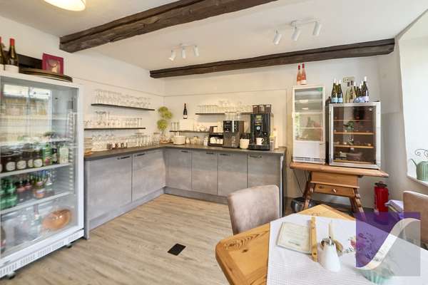 Lösnich: Gästehaus mit Betreiberwohnung und Moselblick