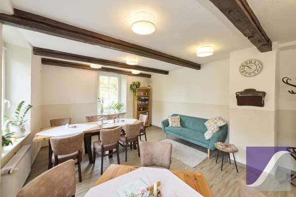 Lösnich: Gästehaus mit Betreiberwohnung und Moselblick