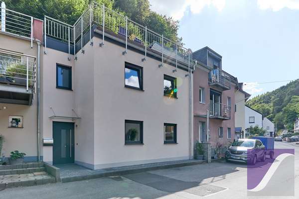 Trier-Biewer: Bezugsfertiges Wohnhaus mit großer Dachterrasse