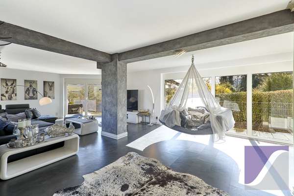 Bernkastel-Kues: Besonderes Anwesen mit parkartigem Garten