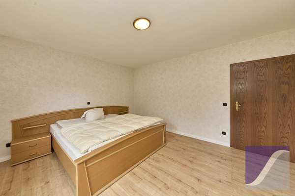 Zeltingen-Rachtig: 3-Zi-Wohnung mit Garage und Moselblick