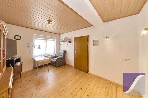 Kröv: Wohnhaus mit Innenhof und Garten