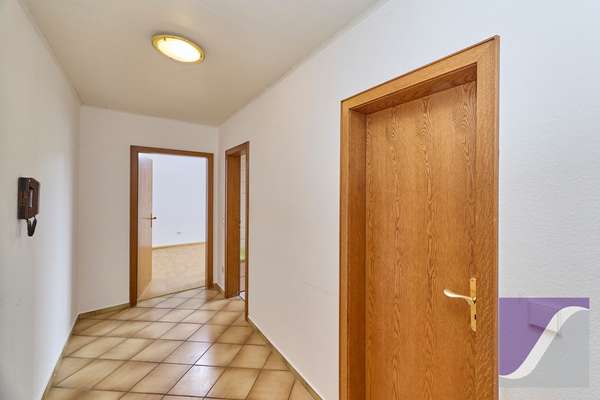 Bernkastel-Kues: 3-Zi.-Wohnung mit Wintergarten und Fernblick