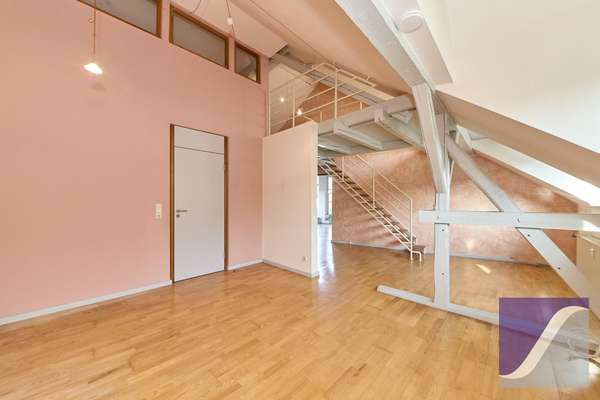 Lieser: 5-Zi.-Wohnung mit Dachterrasse und Fernblick