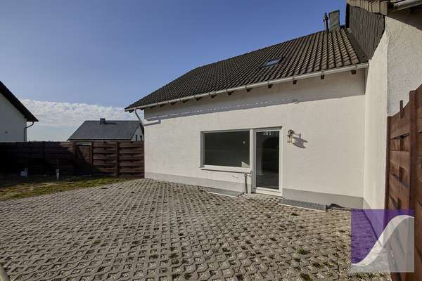 Morbach: Einfamilienhaus mit Garten und PKW-Stellplätzen