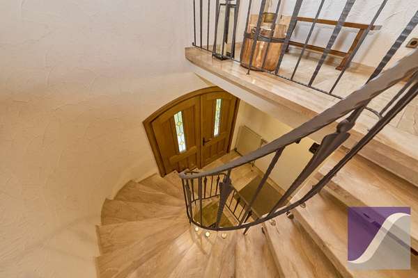 Veldenz: Zweifamilienhaus mit ELW und Fernblick