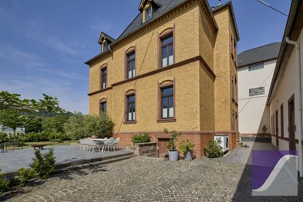 Exzellent sanierte Villa von 1896 mit Moselblick