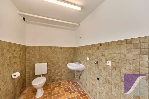Bernkastel-Kues: Wohnhaus mit Garten und unverbaubarem Moselblick