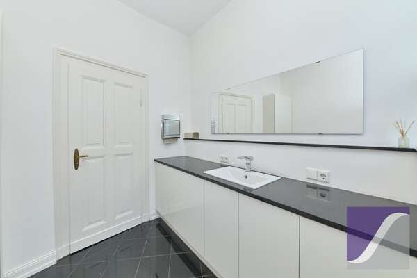 Bernkastel-Kues: „Villa Veltin“ - Imposantes Wohn- und Geschäftshaus an der Mosel