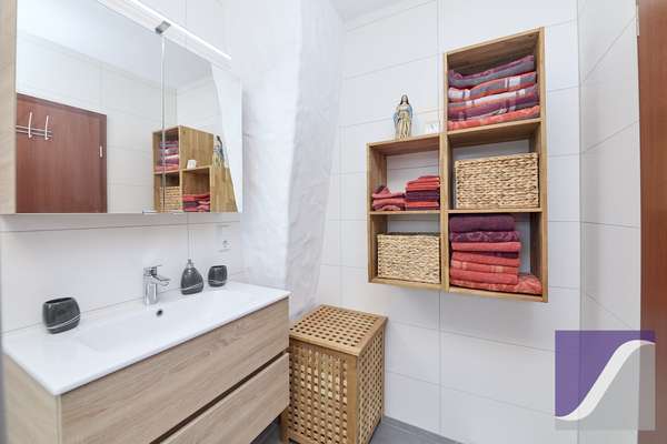 Graach: Bezugsfertiges Einfamilienhaus mit großer Terrasse und Garten