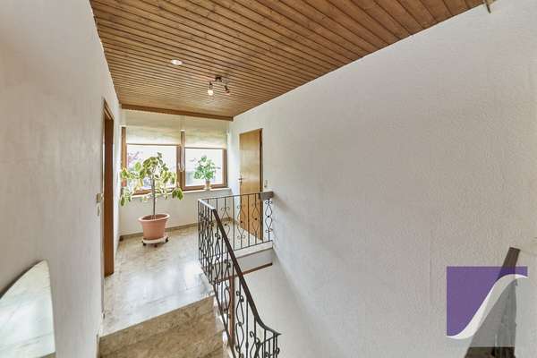 Mülheim: Zwei Häuser mit Garten und Parkplätzen zu einem Kaufpreis