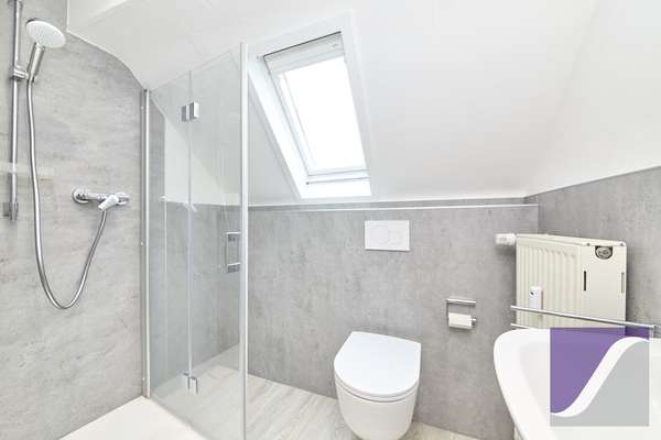 Bernkastel-Kues: 5-Zi.-Altbauwohnung mit Balkon in zentraler Lage