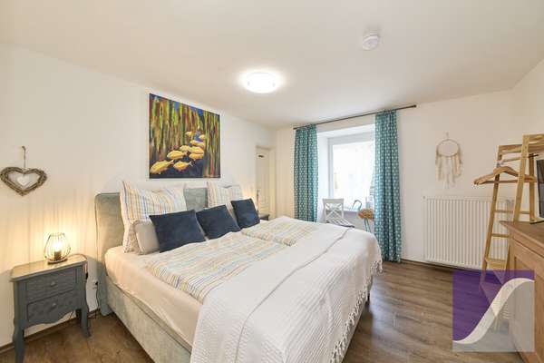 Bernkastel-Kues: Mehrfamilienhaus mit 7 PKW-Stellplätzen