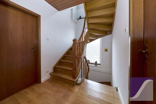 Graach: Bezugsfertiges Einfamilienhaus mit großer Terrasse und Garten