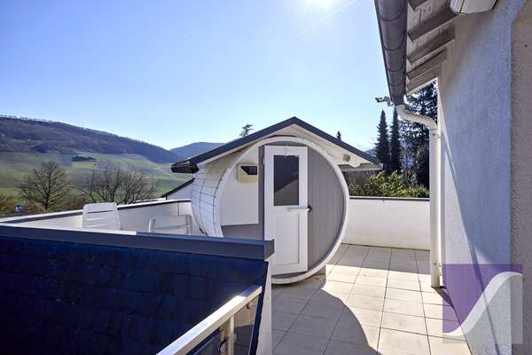 Bernkastel-Kues: Besonderes Anwesen mit parkartigem Garten