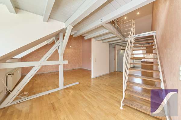 Lieser: 5-Zi.-Wohnung mit Dachterrasse und Fernblick