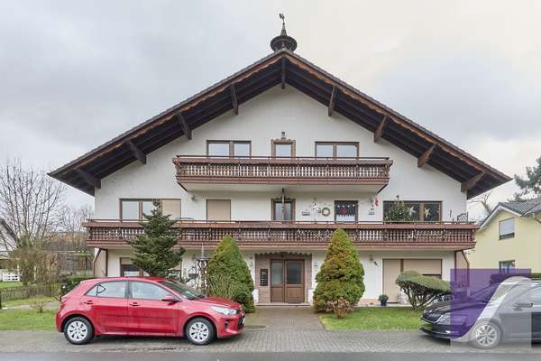 Zeltingen-Rachtig: 3-Zi.-Wohnung mit Moselblick und Garage