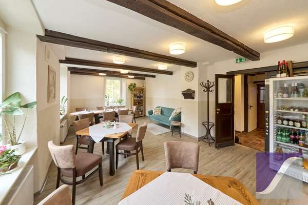 Lösnich: Gästehaus mit Betreiberwohnung und Moselblick