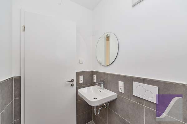 Bernkastel-Kues: Exklusive 4-Zi.-Wohnung mit Balkon und Terrasse