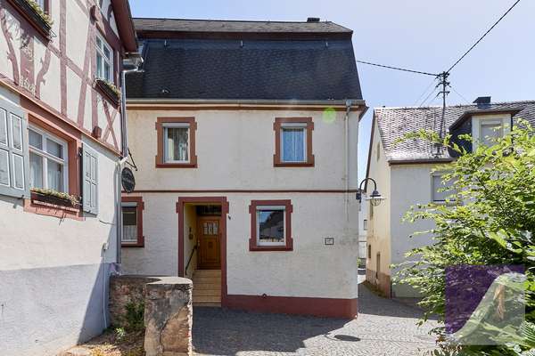 Zeltingen-Rachtig: Historisches Wohnhaus mit Freisitz und Moselblick