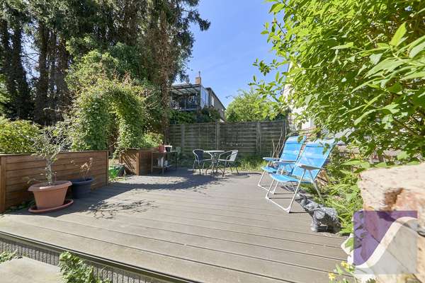 Trier: Sehr gepflegte Altbauwohnung mit Garten