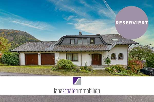 Veldenz: Zweifamilienhaus mit ELW und Fernblick