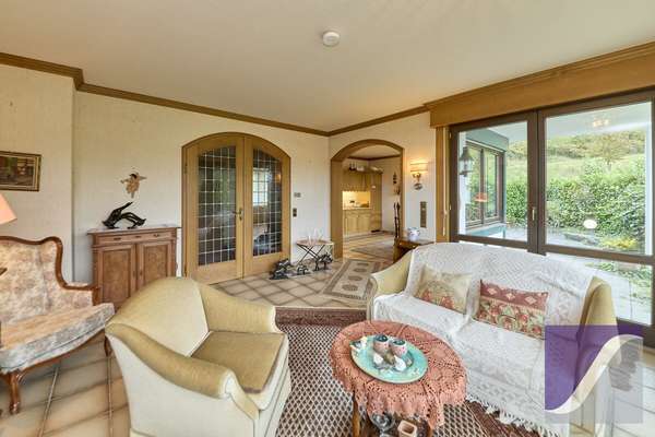 Veldenz: Zweifamilienhaus mit ELW und Fernblick